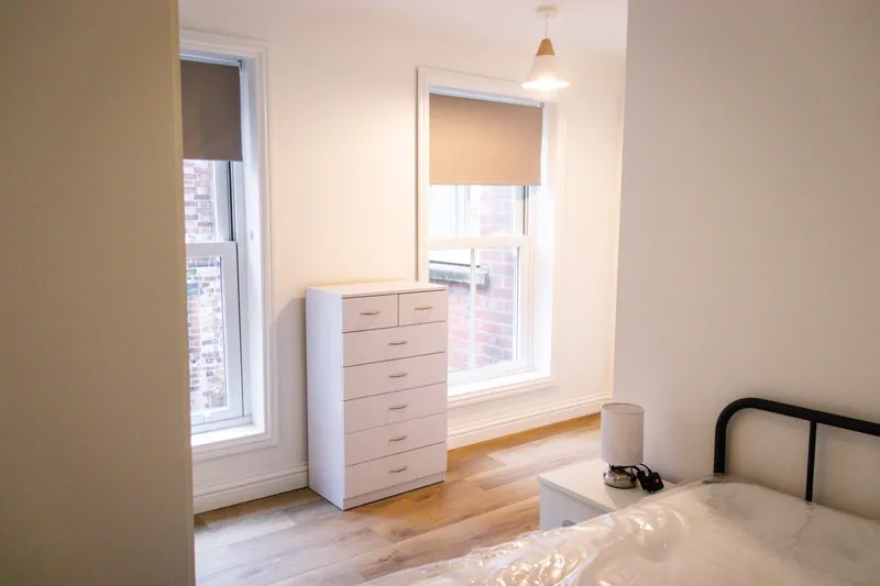 Bank Street // Luxury 1 Bed Flat // Aug 2026 - Image 7